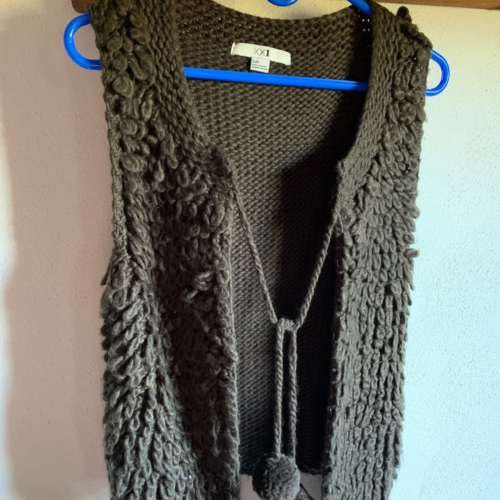 Forever 21 Women’s Sweater Vest